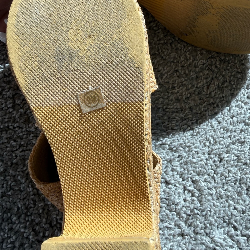 Stylish Tan Woven Platform Sandals - Picture 3 of 3